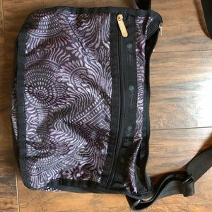 Le Sportsac Deluxe Everyday Bag